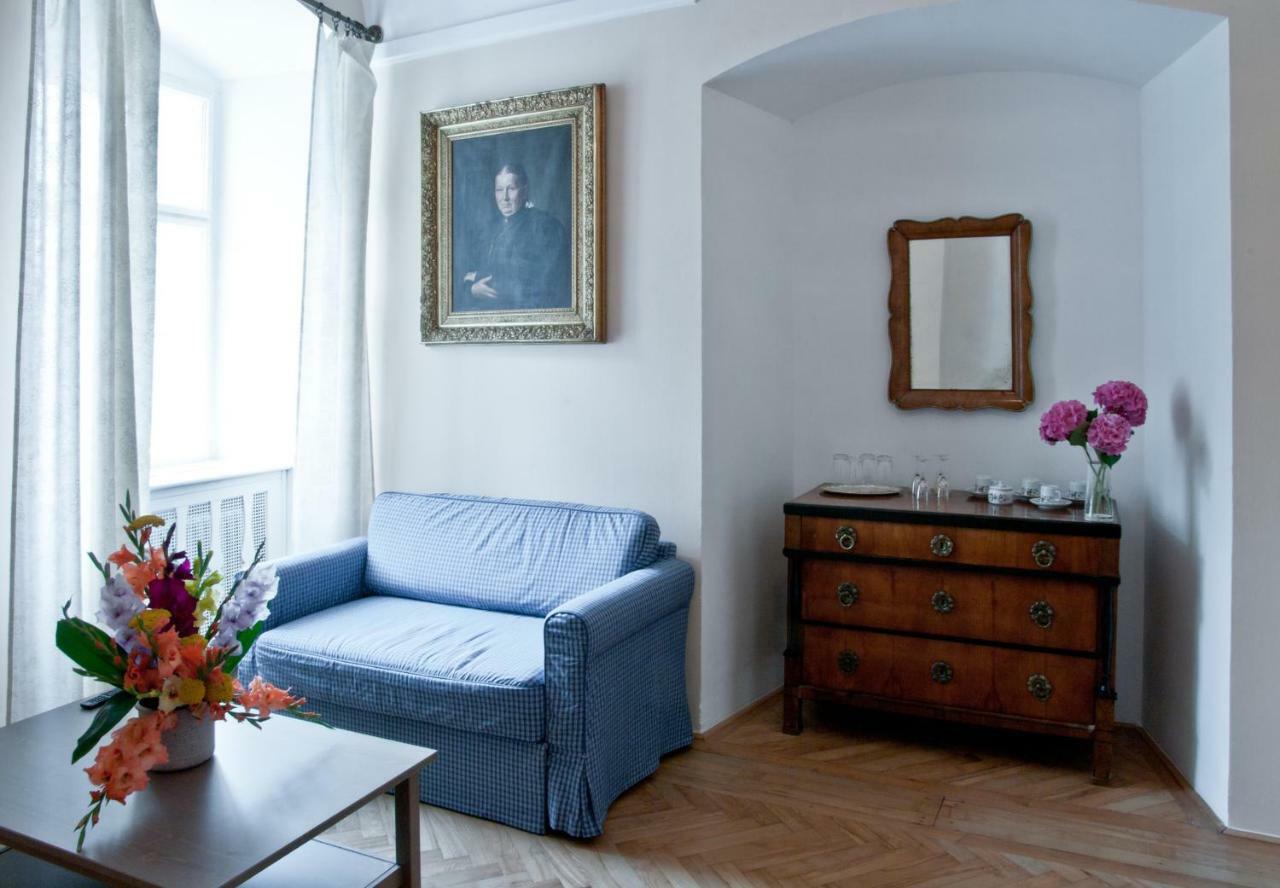 Zamek Homestay *
